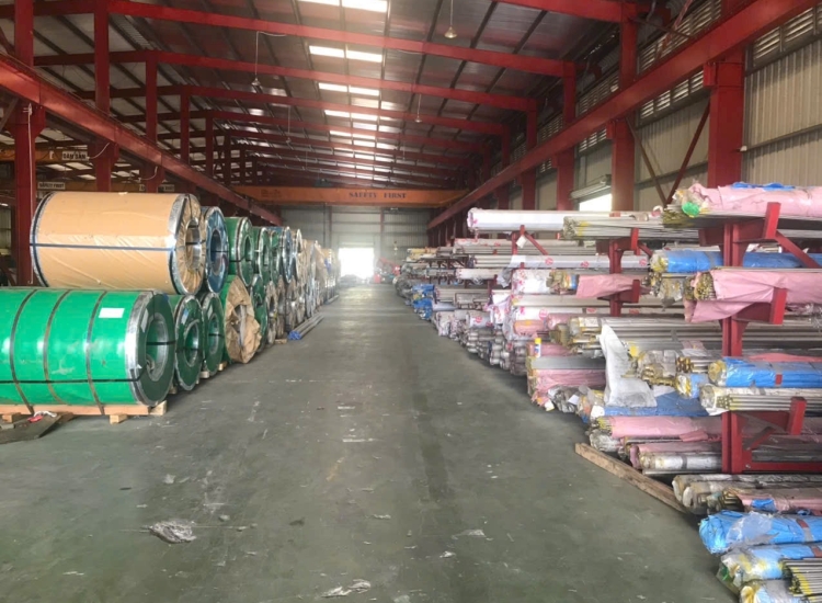 THANH LA ĐÚC 304 SỌC XƯỚC : 40 x 5.0 x 4000/6000MM/HL- LẬP LÀ INOX-Stainless Steel Flat Bar