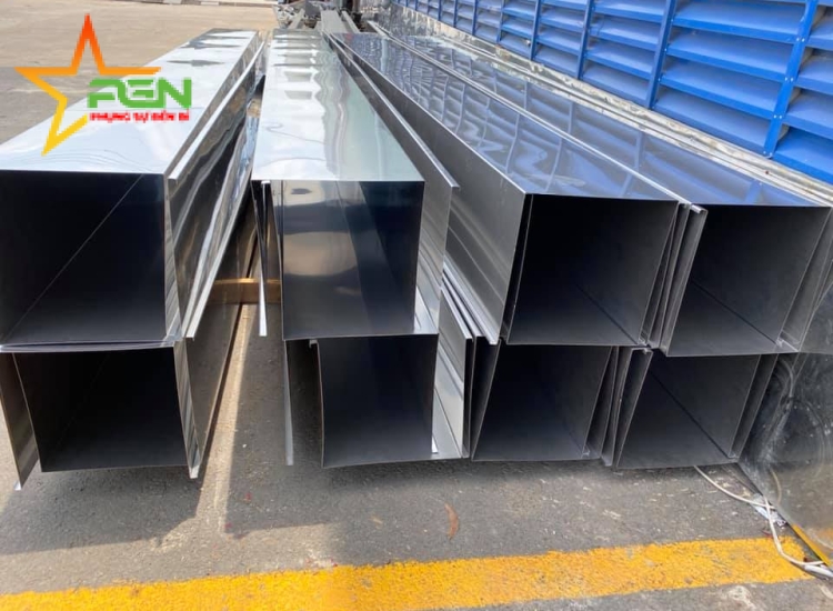GIA CÔNG CHẤN CHỮ L,CHỮ V VÀ CÁC HÌNH DẠNG KHÁC INOX 304/316/201/430
