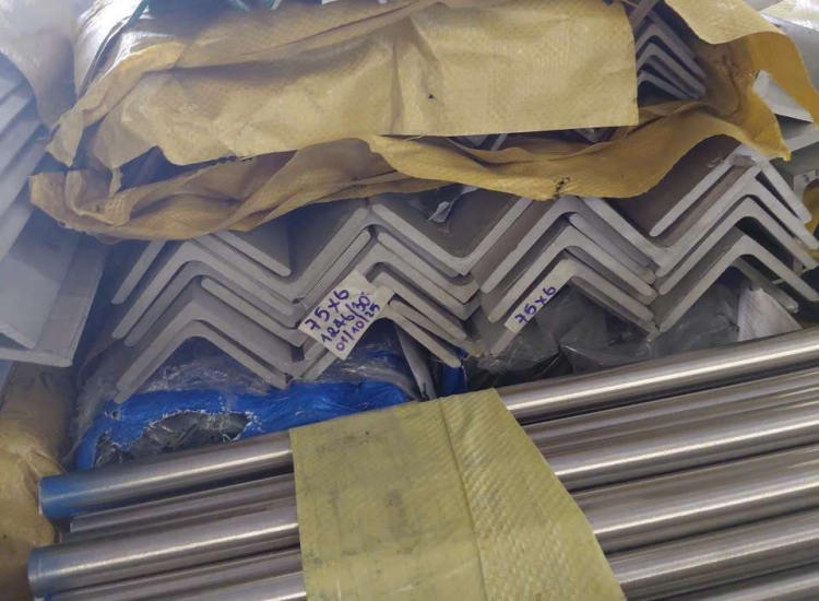 THANH LA ĐÚC 304 SỌC XƯỚC : 100 x 20 x 4000/6000MM/HL - Stainless Steel Bar Flat