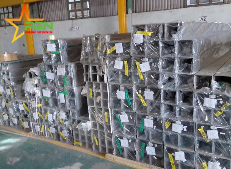 HỘP VUÔNG INOX 304/316 - 150 x 150 x 6.0MM