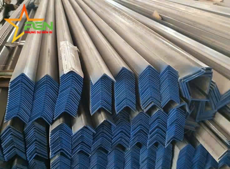VÊ ĐÚC INOX 304/304L: 40 x 40 x 3.0 x 6 M