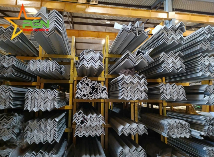 VÊ ĐÚC INOX 304/304L: 50 x 50 x 3.0 x 6 M