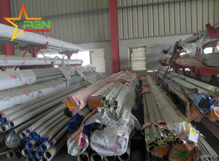 VÊ ĐÚC INOX 304/304L: 50 x 50 x 3.0 x 6 M